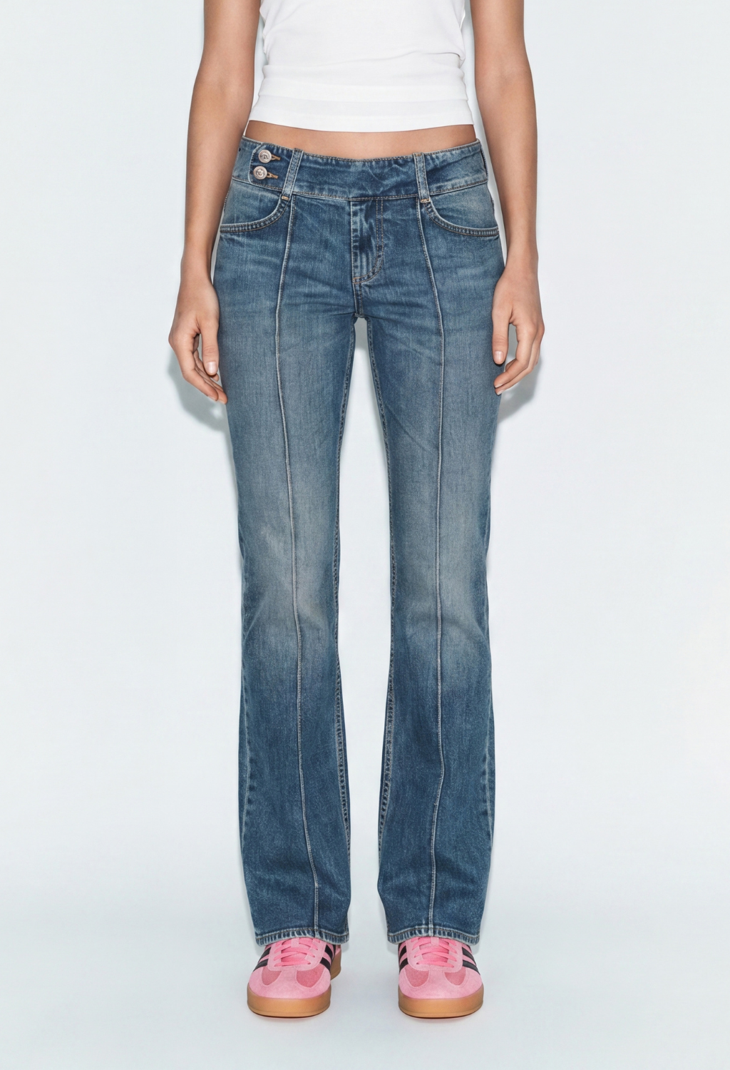 JULIUS FLARE JEANS