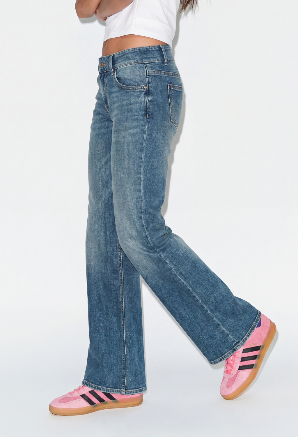JULIUS FLARE JEANS